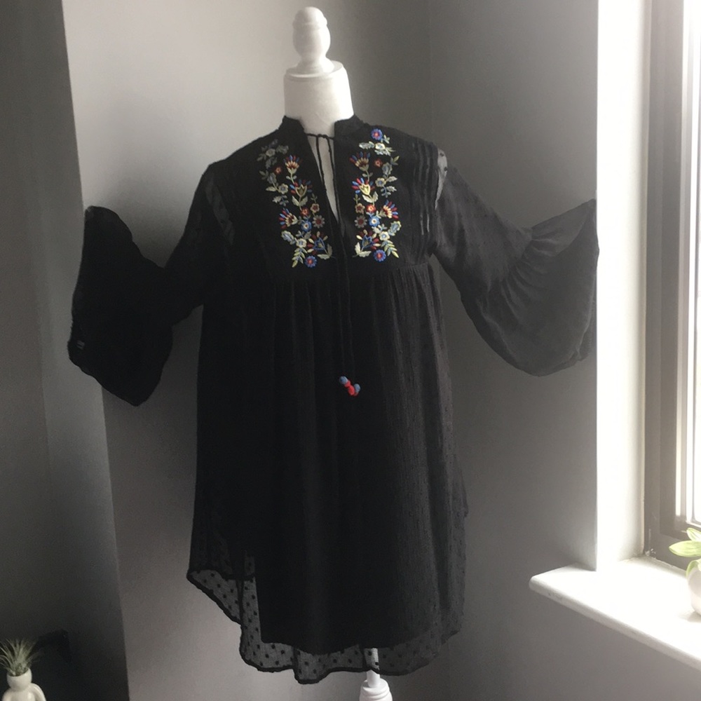 Zara basic black dress embroidery detail liner att